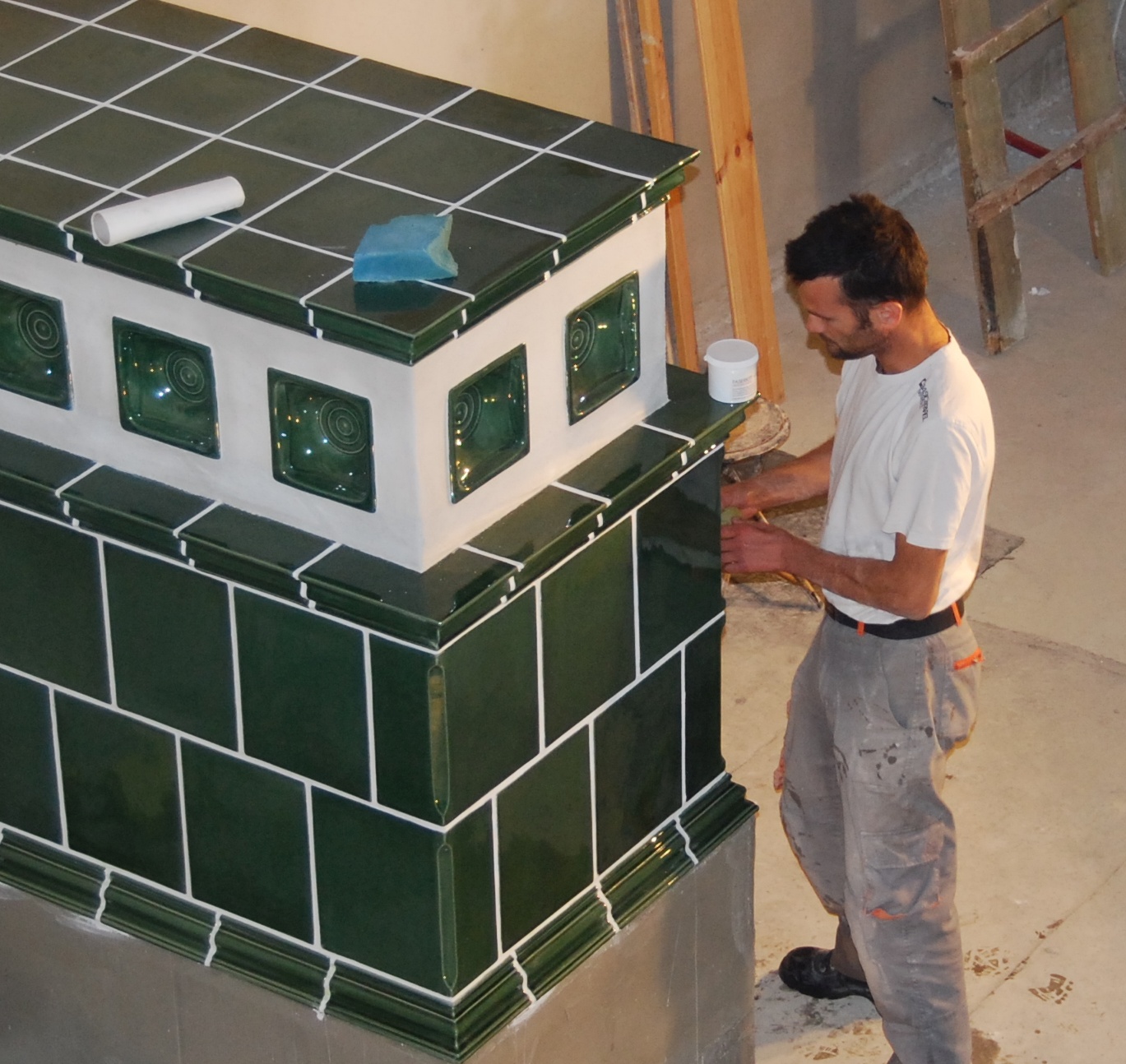 A cserépkályha építése